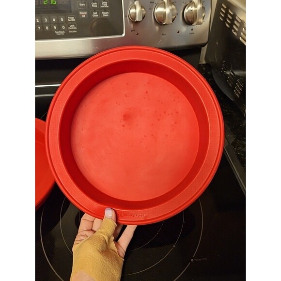 Set of 2 Red KitchenAid Silicone Cake Pans 9 Inch Round Very Nice - Picture 3 of 5